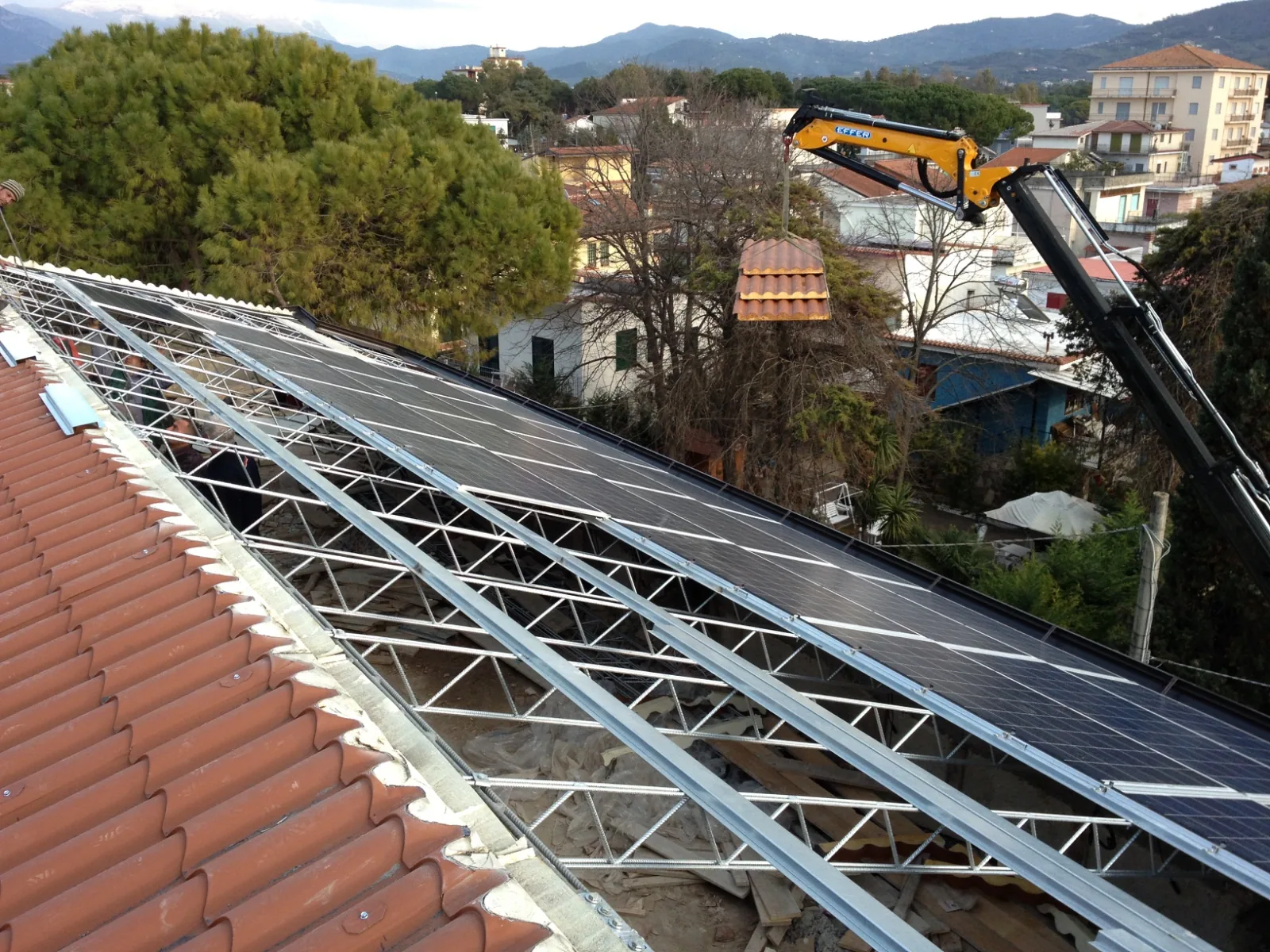 Impianto fotovoltaico integrato sulla copertura realizzato da Termotecnica Service
